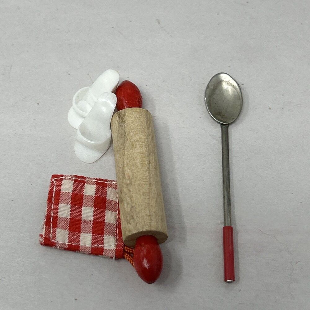 Vintage Barbie #962 "Barbie Q" - Dress, Apron, Chef Hat, Hot Pad & 2 Utensils - Picture 15 of 15